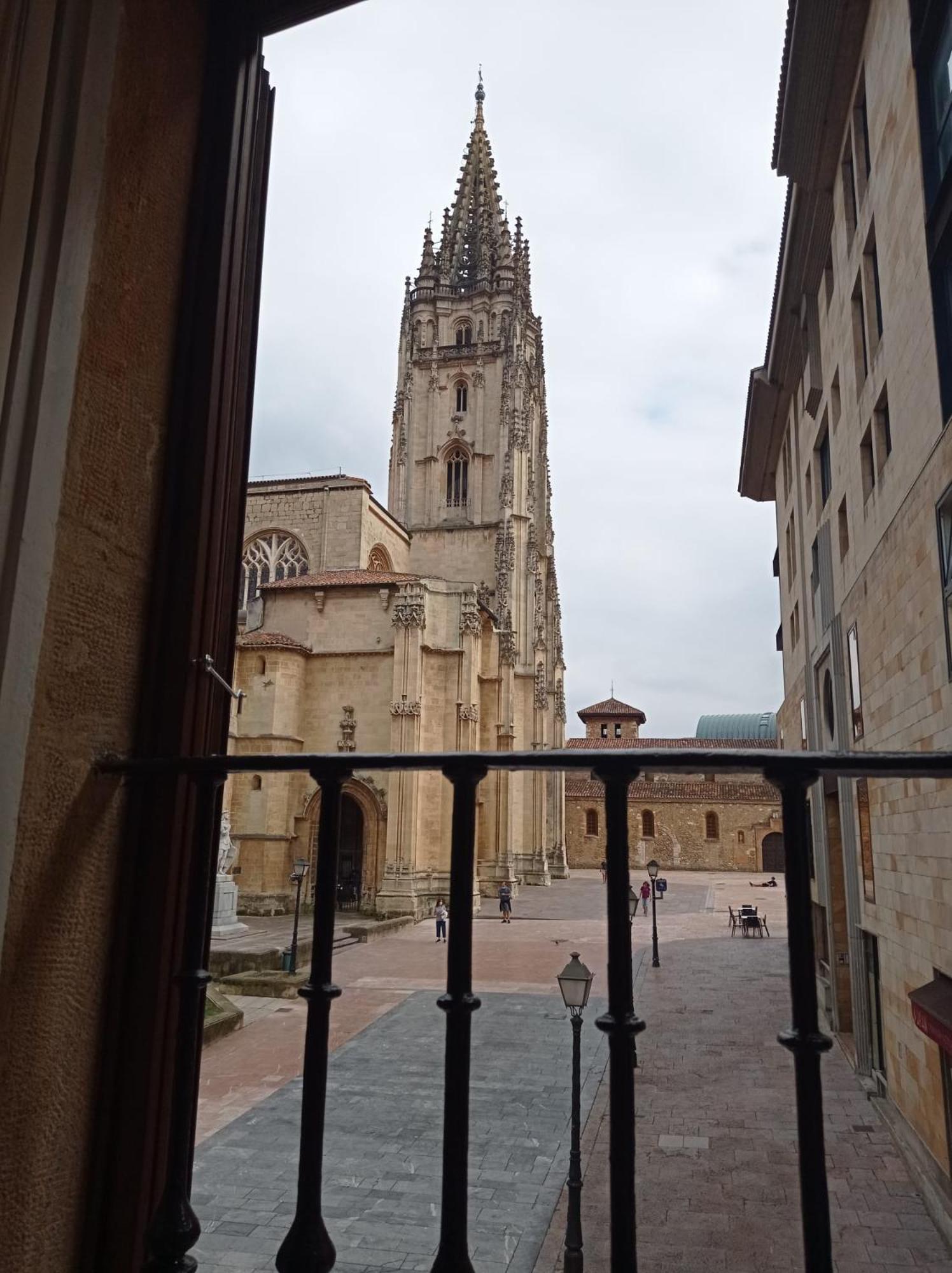 Alojamiento Oviedo 1 Экстерьер фото